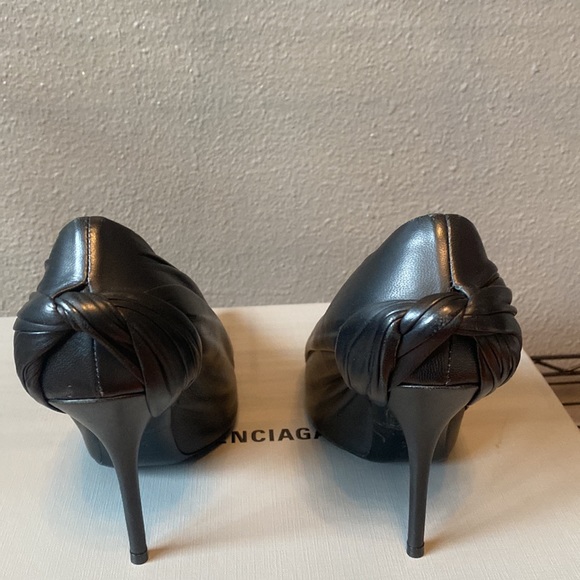 Balenciaga lamskin leather knife pumps - Picture 11 of 11